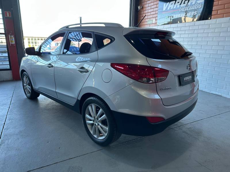 HYUNDAI - IX35 - 2011/2012 - Prata - R$ 63.000,00