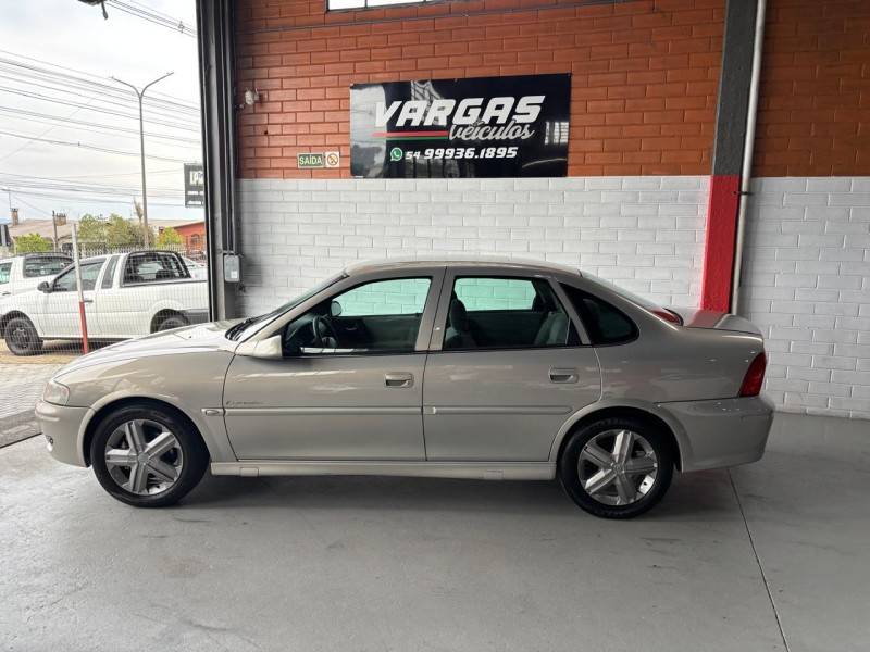CHEVROLET - VECTRA - 2005/2005 - Prata - R$ 32.900,00