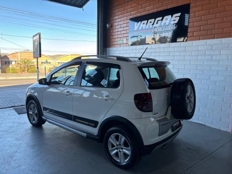 VOLKSWAGEN - CROSSFOX - 2011/2011 - Branca - R$ 43.000,00