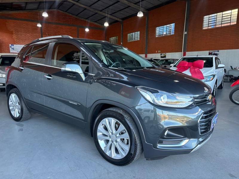 CHEVROLET - TRACKER - 2018/2019 - Cinza - R$ 91.000,00