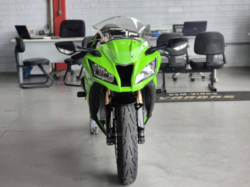 KAWASAKI - NINJA ZX-10R - 2011/2011 - Verde - R$ 49.000,00