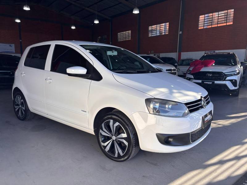 VOLKSWAGEN - FOX - 2011/2011 - Branca - R$ 29.000,00