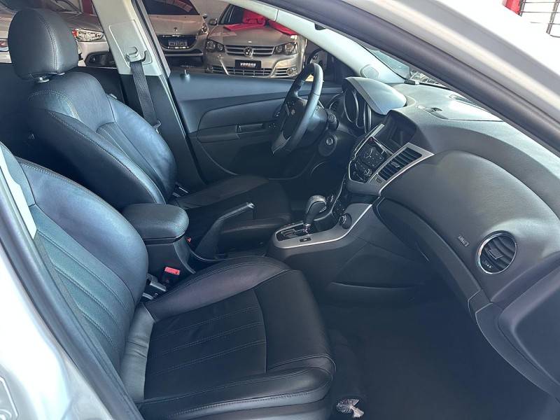 CHEVROLET - CRUZE - 2015/2015 - Branca - R$ 68.000,00
