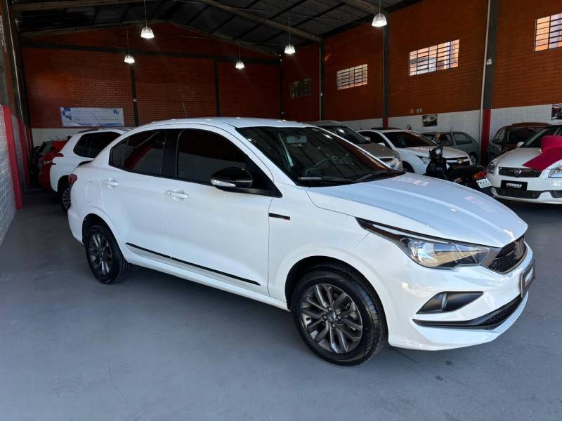 FIAT - CRONOS - 2021/2021 - Branca - R$ 68.000,00