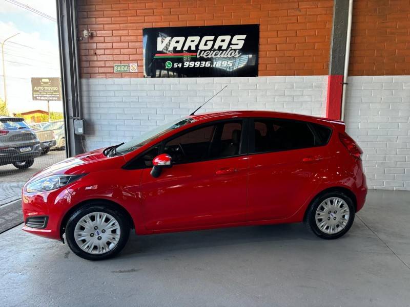 FORD - FIESTA - 2017/2017 - Vermelha - R$ 53.000,00