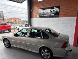 CHEVROLET - VECTRA - 2005/2005 - Prata - R$ 32.900,00