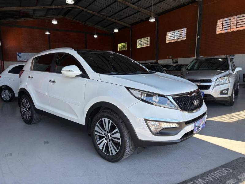 KIA MOTORS - SPORTAGE - 2014/2015 - Branca - R$ 85.000,00