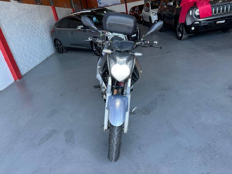YAMAHA - FAZER - 2009/2010 - Prata - R$ 11.900,00