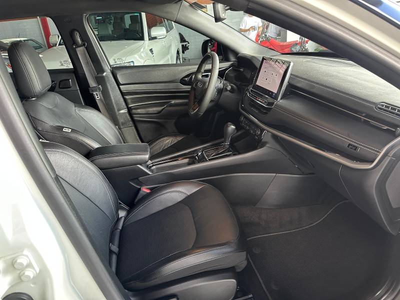 JEEP - COMPASS - 2021/2022 - Branca - R$ 132.000,00