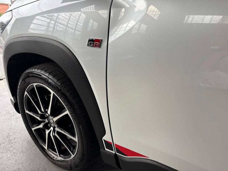 TOYOTA - COROLLA - 2023/2024 - Branca - R$ 170.000,00
