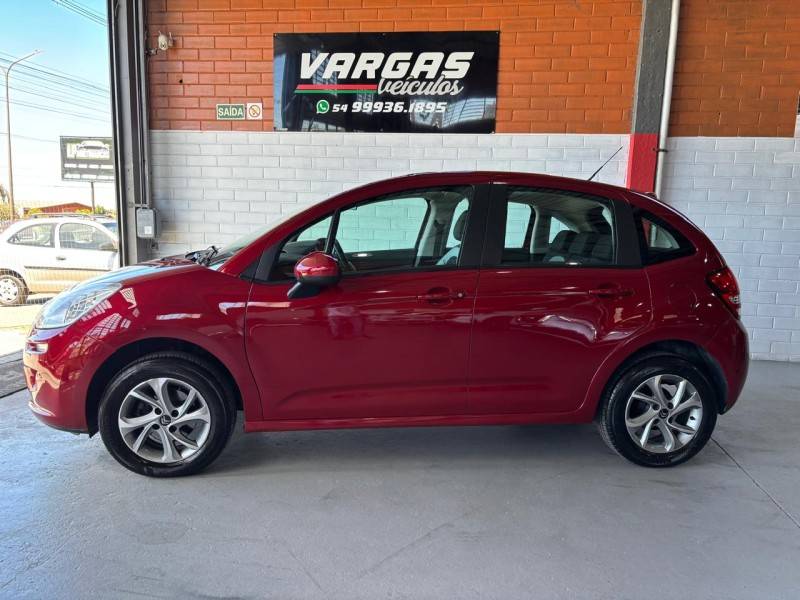 CITROËN - C3 - 2013/2014 - Vermelha - R$ 39.000,00
