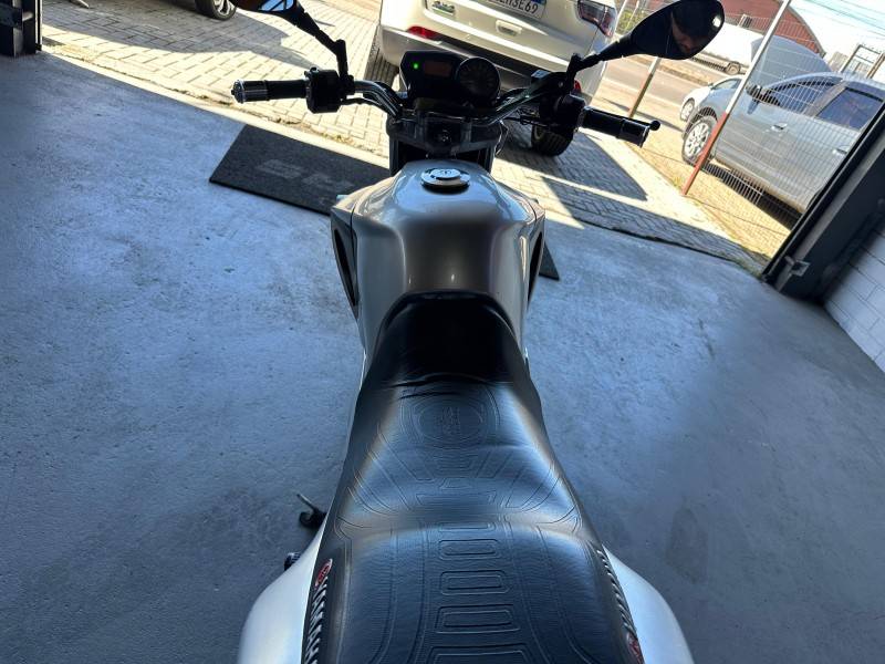 YAMAHA - FAZER - 2009/2010 - Prata - R$ 11.900,00