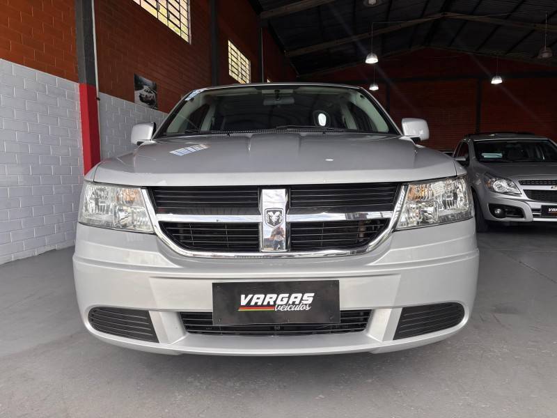 DODGE - JOURNEY - 2010/2010 - Prata - R$ 45.000,00