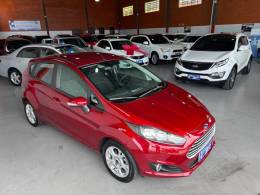 FORD - FIESTA - 2016/2017 - Vermelha - R$ 53.000,00