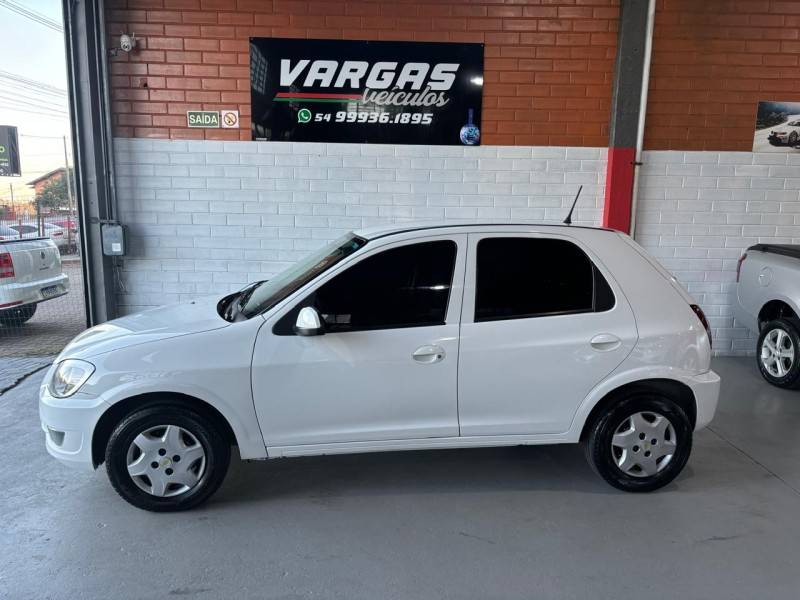 CHEVROLET - CELTA - 2013/2013 - Branca - R$ 36.000,00