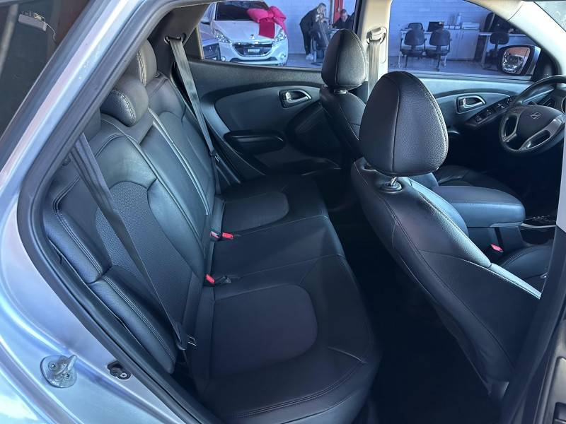 HYUNDAI - IX35 - 2011/2012 - Prata - R$ 63.000,00