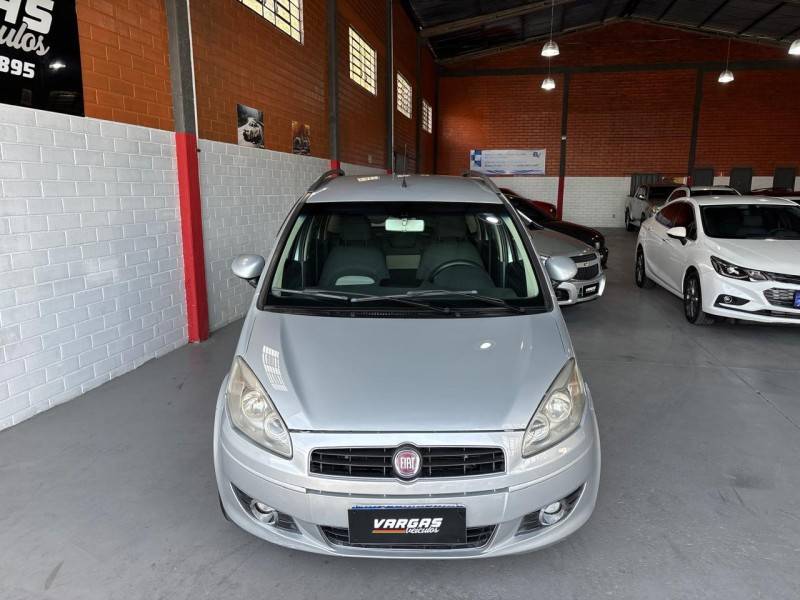 FIAT - IDEA - 2010/2011 - Prata - R$ 29.000,00