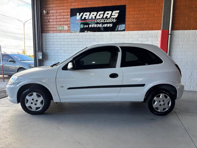CHEVROLET - CELTA - 2011/2012 - Branca - R$ 26.000,00