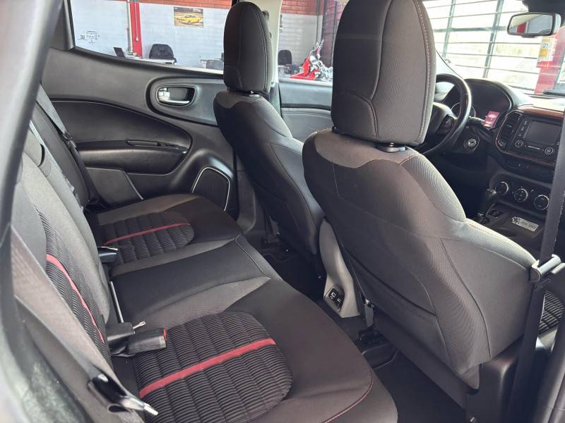 FIAT - TORO - 2016/2017 - Vermelha - R$ 87.000,00