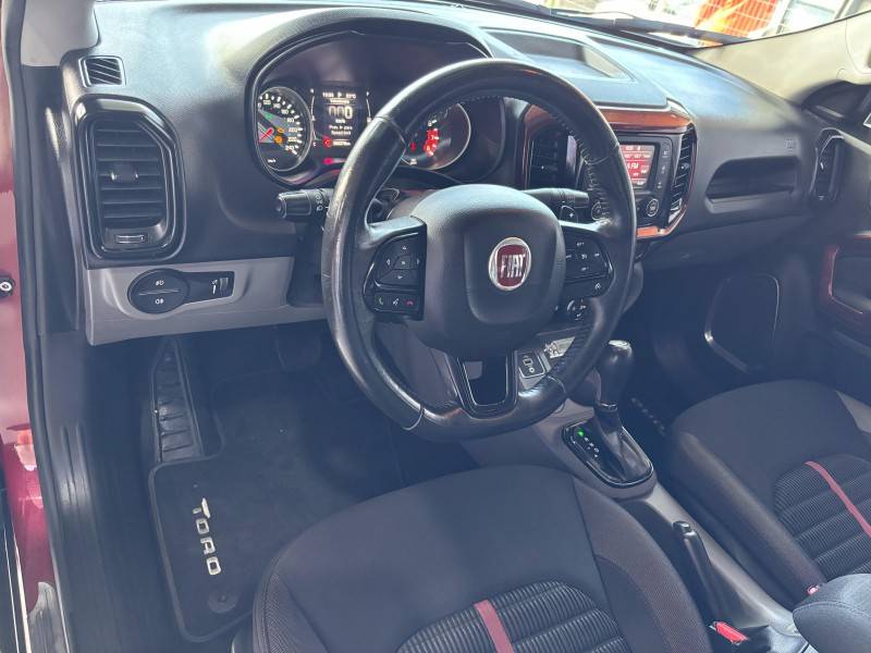 FIAT - TORO - 2016/2017 - Vermelha - R$ 87.000,00