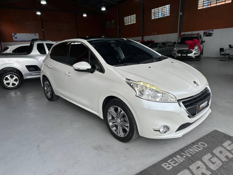 PEUGEOT - 208 - 2013/2013 - Branca - R$ 46.000,00