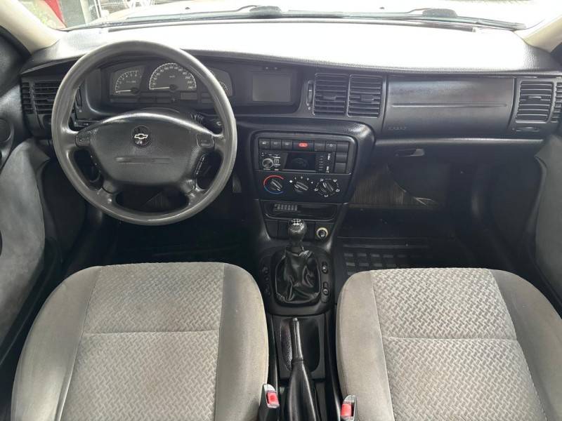 CHEVROLET - VECTRA - 2005/2005 - Prata - R$ 32.900,00