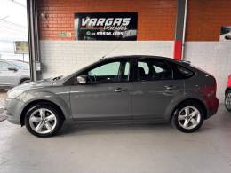 FORD - FOCUS - 2012/2013 - Cinza - R$ 41.000,00