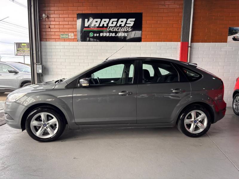 FORD - FOCUS - 2012/2013 - Cinza - R$ 41.000,00