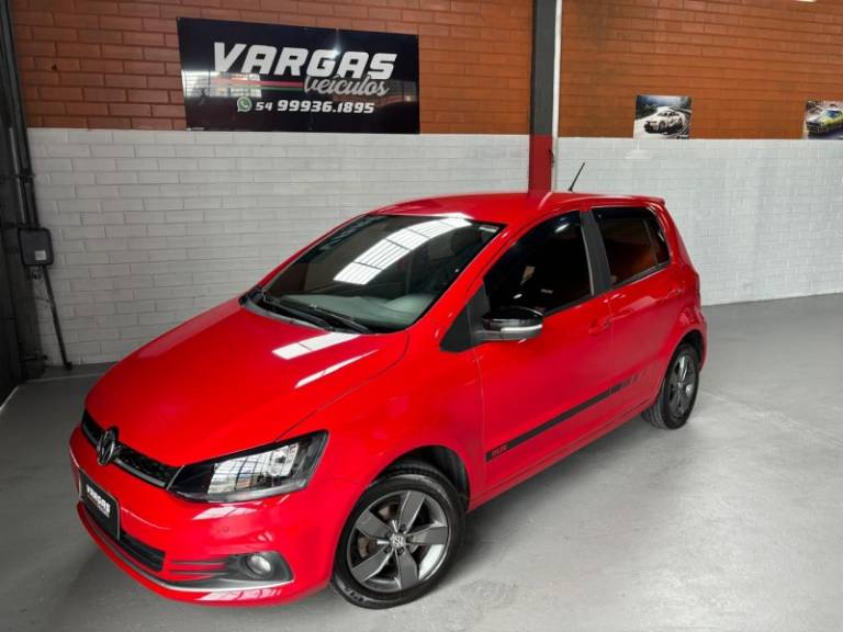 VOLKSWAGEN - FOX - 2017/2017 - Vermelha - R$ 53.900,00