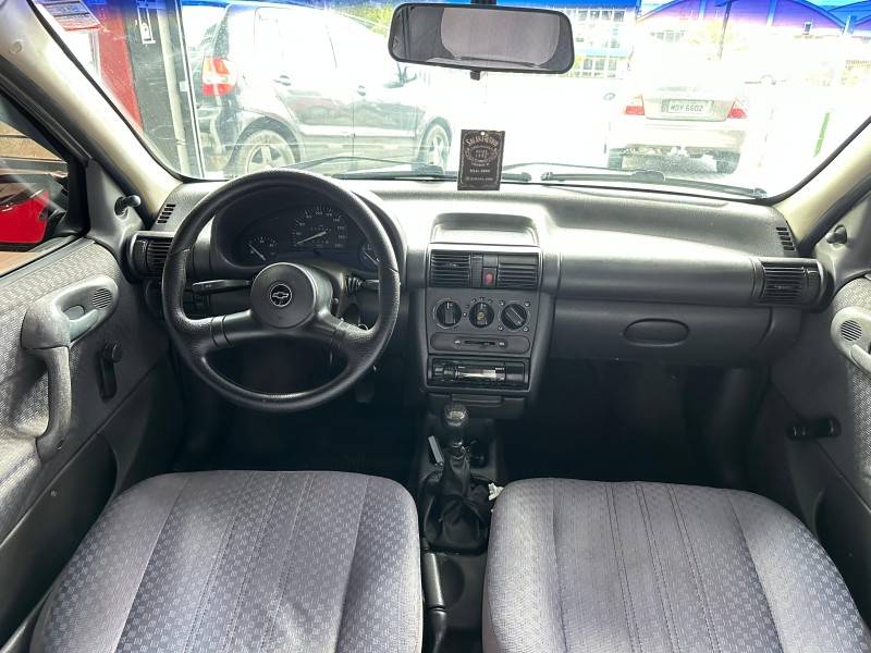 CHEVROLET - CORSA - 1996/1997 - Cinza - R$ 13.000,00