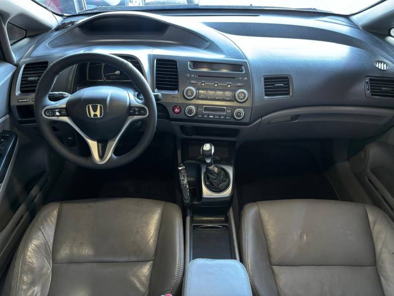 HONDA - CIVIC - 2011/2011 - Cinza - R$ 52.000,00