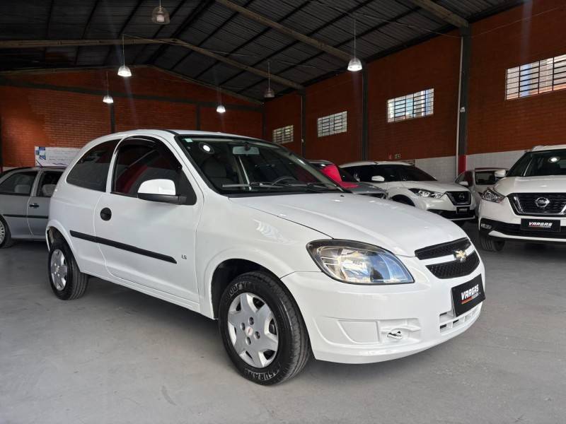 CHEVROLET - CELTA - 2011/2012 - Branca - R$ 26.000,00