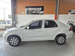 CHEVROLET - PRISMA - 2011/2012 - Branca - R$ 32.000,00