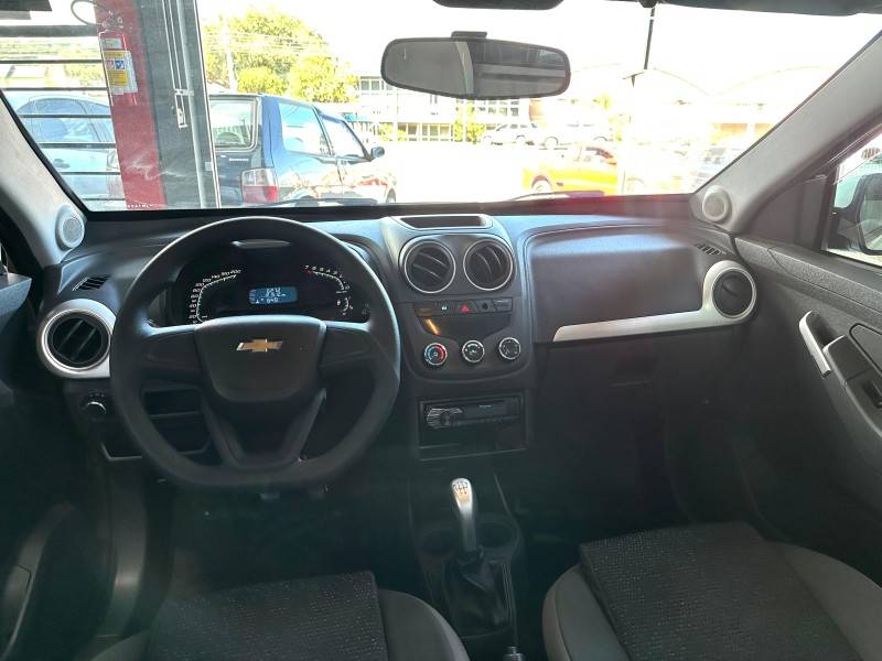 CHEVROLET - MONTANA - 2017/2018 - Prata - R$ 53.000,00