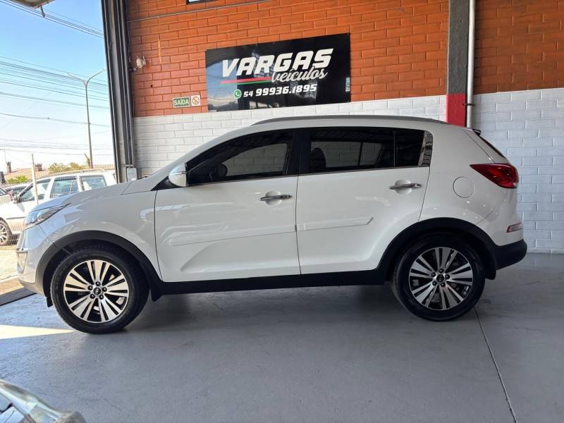 KIA MOTORS - SPORTAGE - 2014/2015 - Branca - R$ 85.000,00
