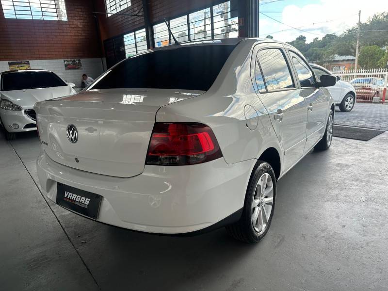 VOLKSWAGEN - VOYAGE - 2012/2013 - Branca - R$ 34.000,00
