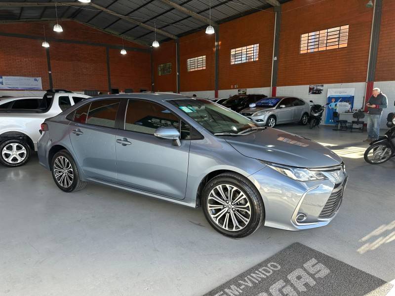 TOYOTA - COROLLA - 2020/2020 - Cinza - R$ 116.000,00