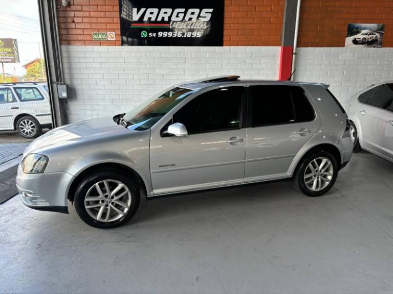VOLKSWAGEN - GOLF - 2011/2011 - Prata - R$ 50.000,00