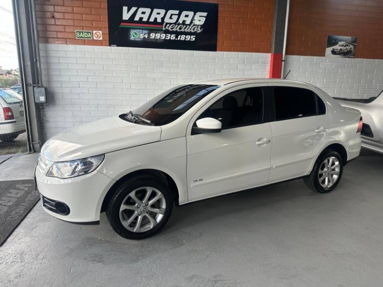 VOLKSWAGEN - VOYAGE - 2012/2013 - Branca - R$ 34.000,00