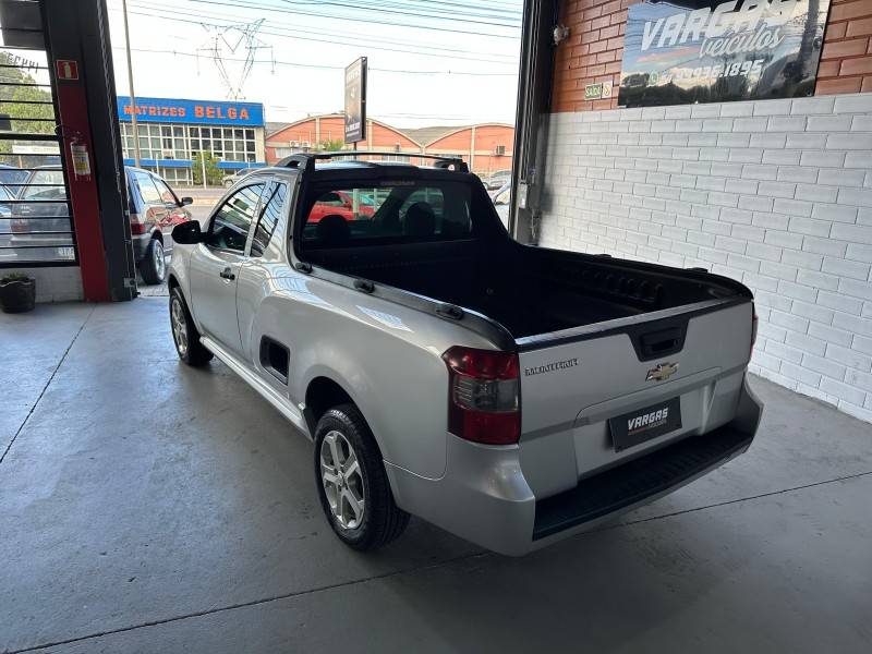 CHEVROLET - MONTANA - 2017/2018 - Prata - R$ 53.000,00