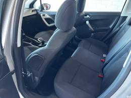 PEUGEOT - 2008 - 2016/2017 - Prata - R$ 59.000,00
