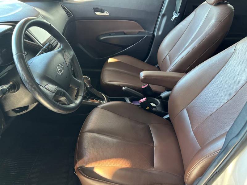 HYUNDAI - HB20X - 2016/2016 - Prata - R$ 67.000,00