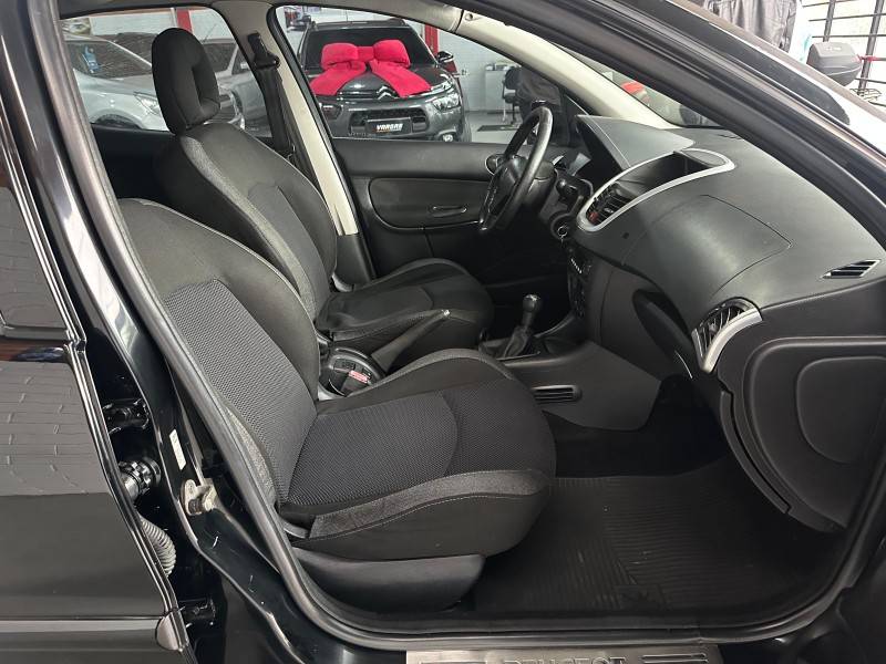 PEUGEOT - 207 - 2009/2010 - Preta - R$ 24.000,00
