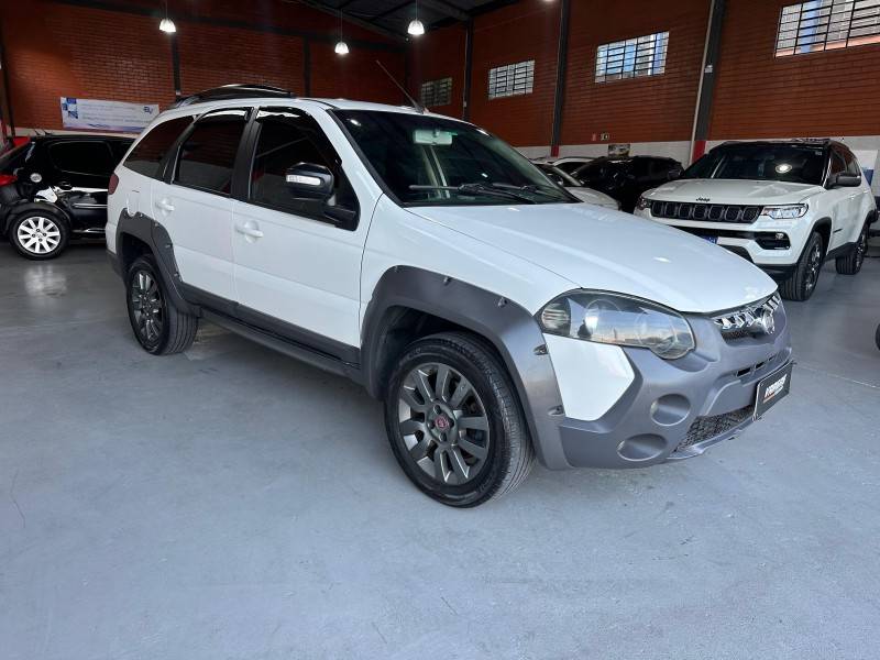FIAT - PALIO - 2016/2017 - Branca - R$ 52.000,00