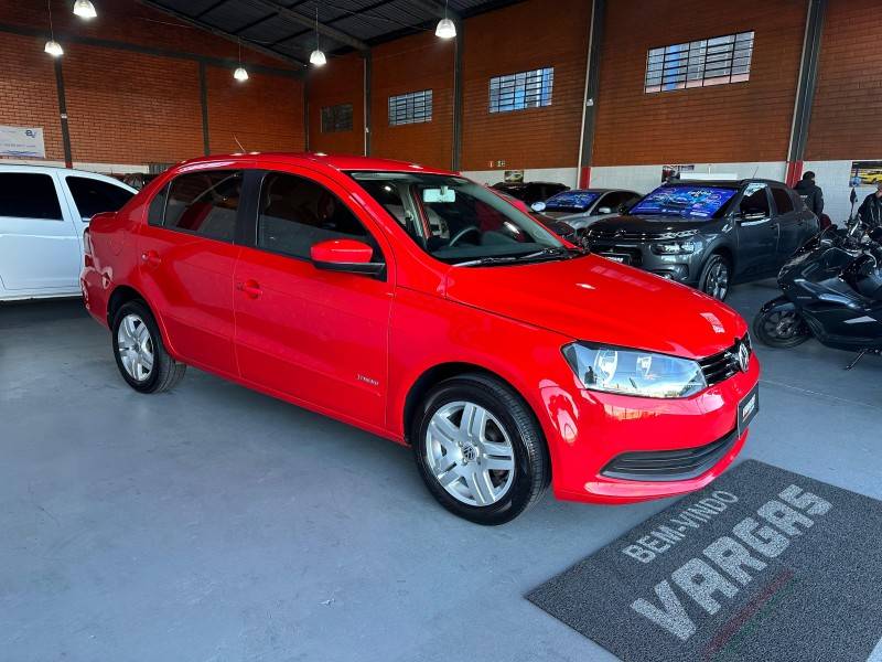 VOLKSWAGEN - VOYAGE - 2013/2013 - Vermelha - R$ 41.000,00