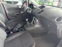 FORD - FIESTA - 2016/2017 - Vermelha - R$ 53.000,00