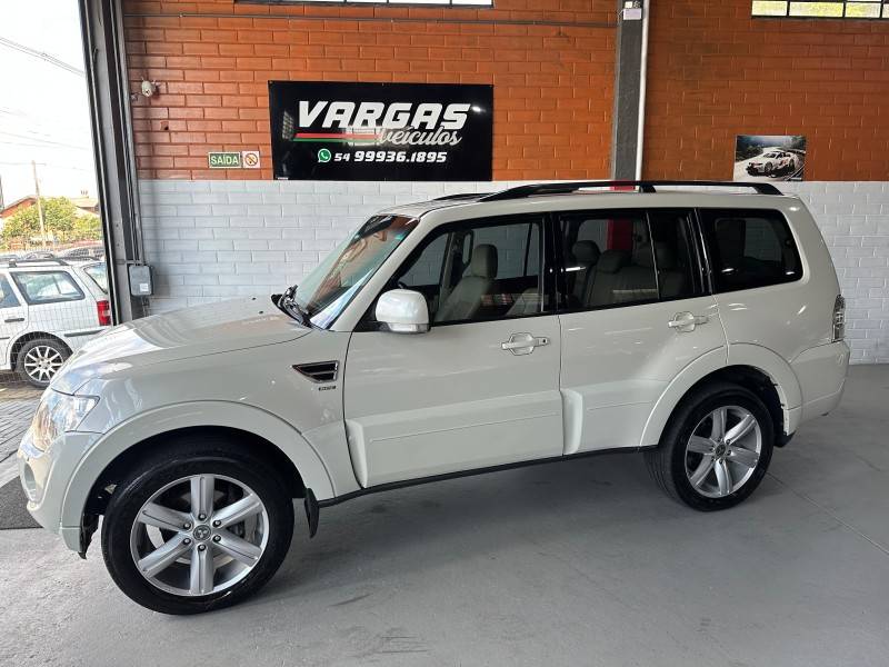 MITSUBISHI - PAJERO FULL - 2014/2014 - Branca - R$ 138.000,00