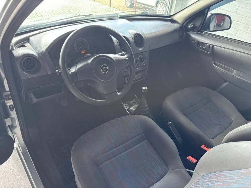 CHEVROLET - CELTA - 2010/2011 - Prata - R$ 22.000,00