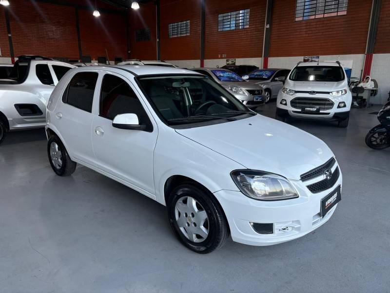 CHEVROLET - CELTA - 2013/2013 - Branca - R$ 36.000,00